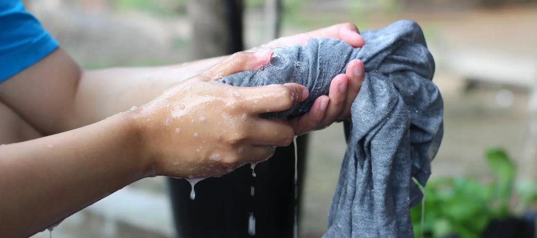 Lavado inteligente: cómo elegir el detergente líquido adecuado para cada tipo de tejido y mancha